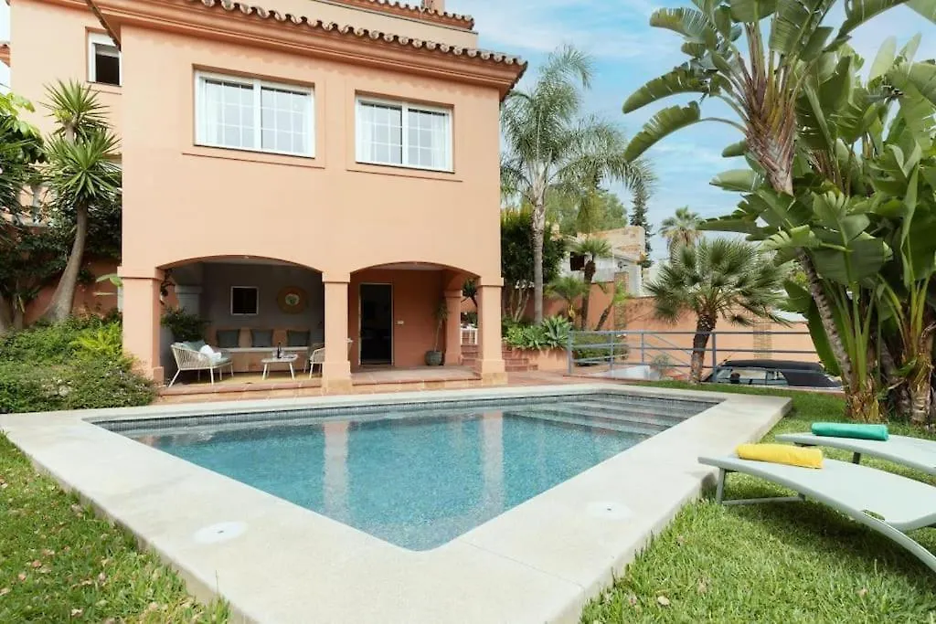 Traditional Spanish Villa Near Puerto Banus Marbella